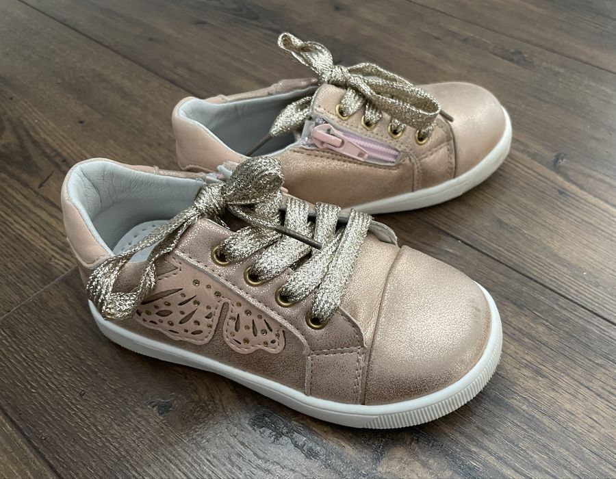 Półbuty dla dziewczynki roz. 25 używane