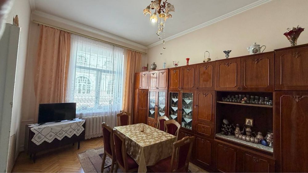 Продаж 2-кімнатної квартири в центрі Стрия
