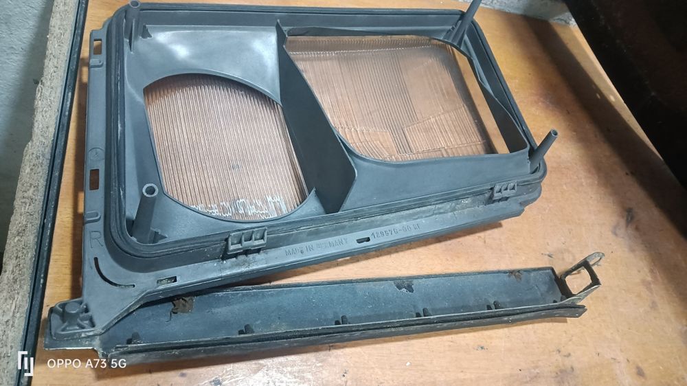 Friso de farol Mercedes w124 direito 1985