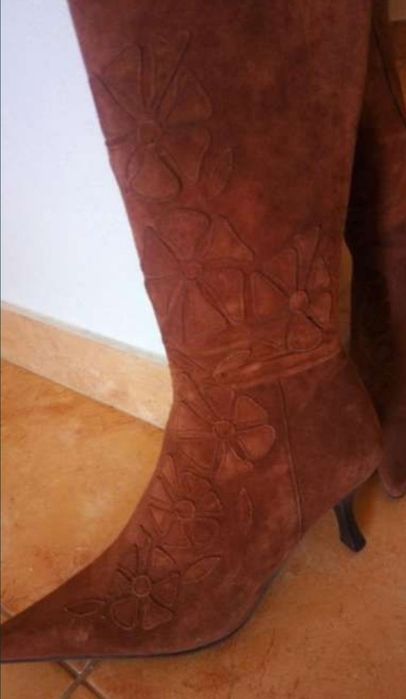Botas camurça pretas ou camel