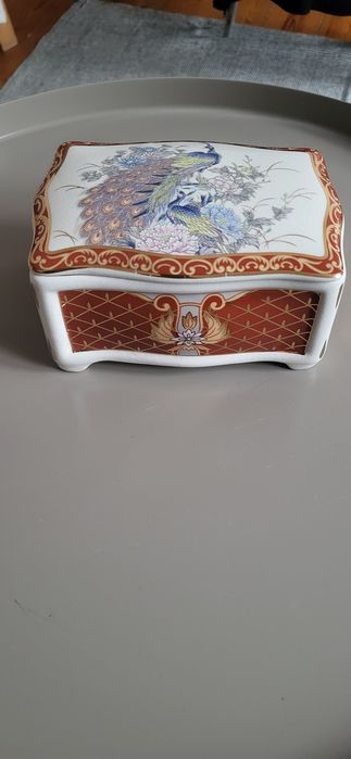 Caixa de Joias em Porcelana FAPCODEL – Motivo Pavão (Pintada à Mão)