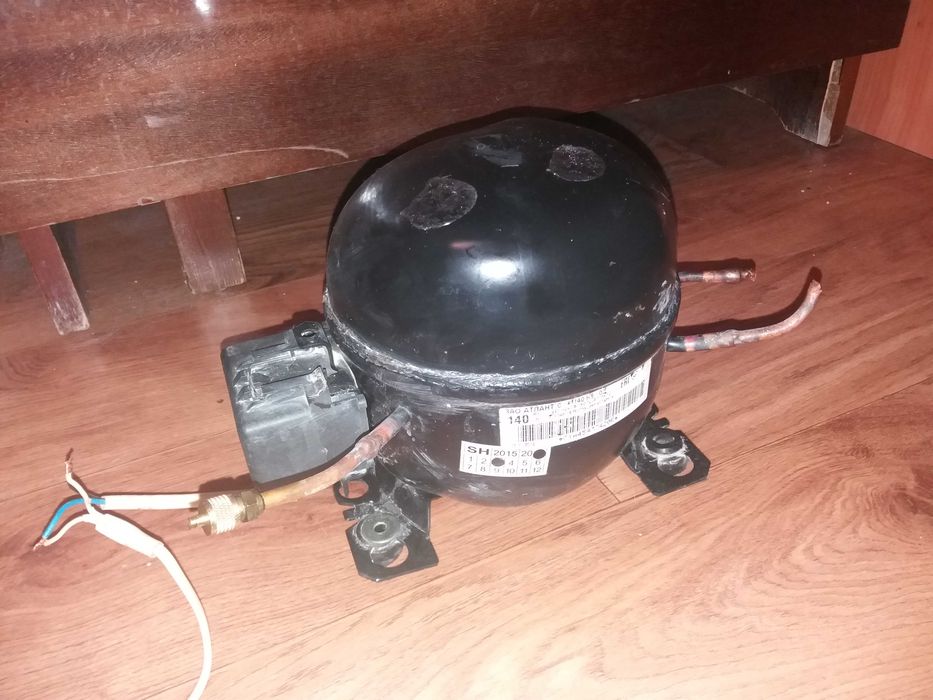 Продам компрессор холодильника