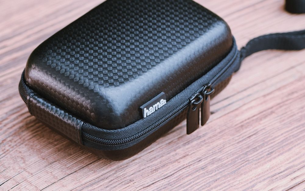 Bolsa Rígida HAMA Carbon Style 60 L