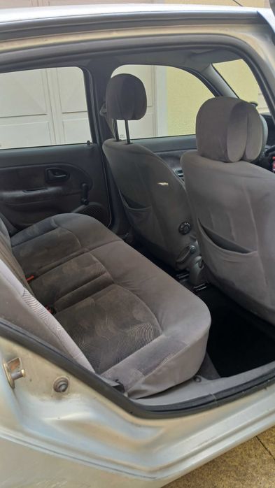 Carro Renault Clio ano 2000