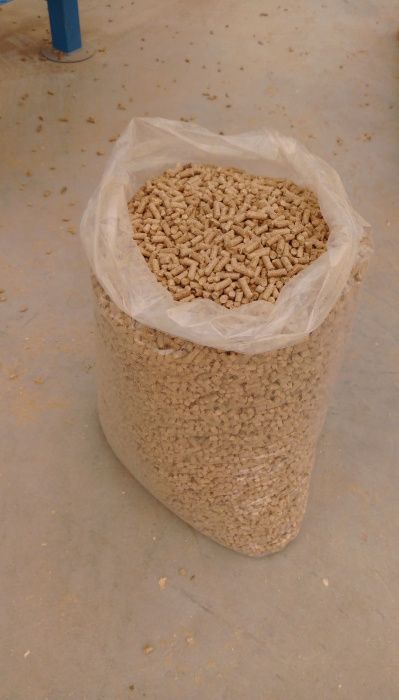 Pellet workowany po 15kg 1t 6mm pelet