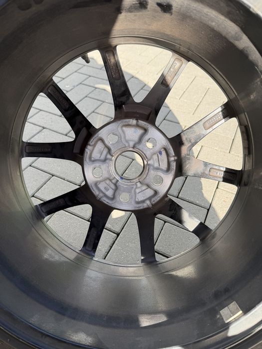 Диски колеса 18 R18 5 114,3 235 45 Pirelli зима  Тесла Tesla модель Model 3