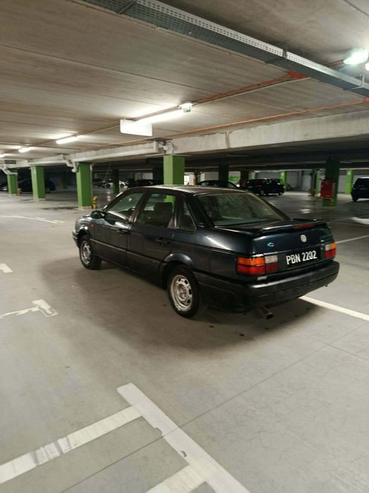Sprzedam klasyka Volkswagen Passat B3 1.8 benzyna mały przebieg