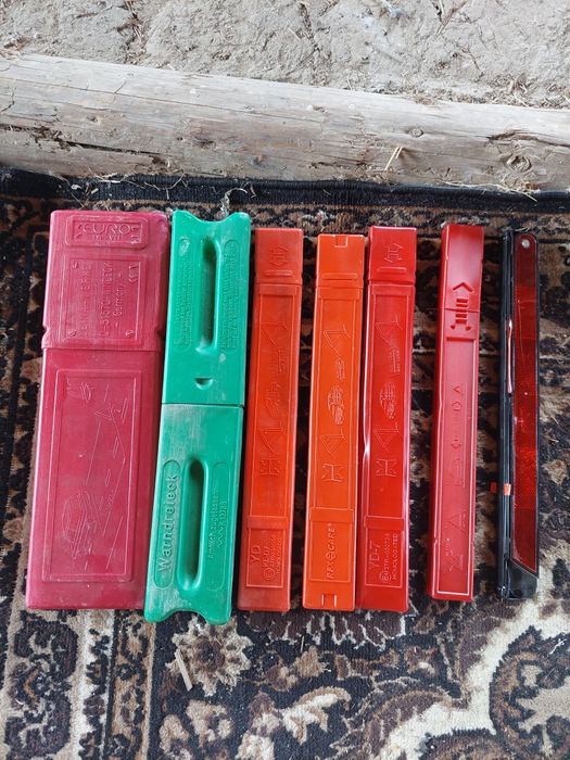 Аварійний знак трикутник буксировочний канат трос  жилетки компресор