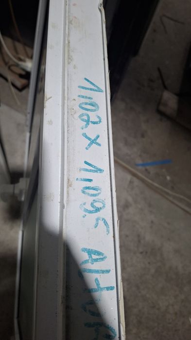 Janela aluminio oscilobatente 1,02 x 1,10 altura