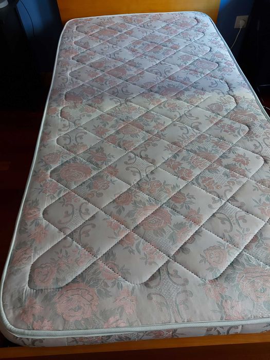 colchão de molas em otimas condições