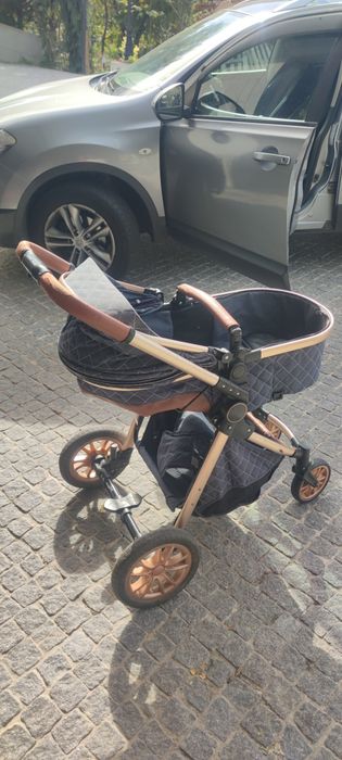 Cadeira, carrinho de bebê