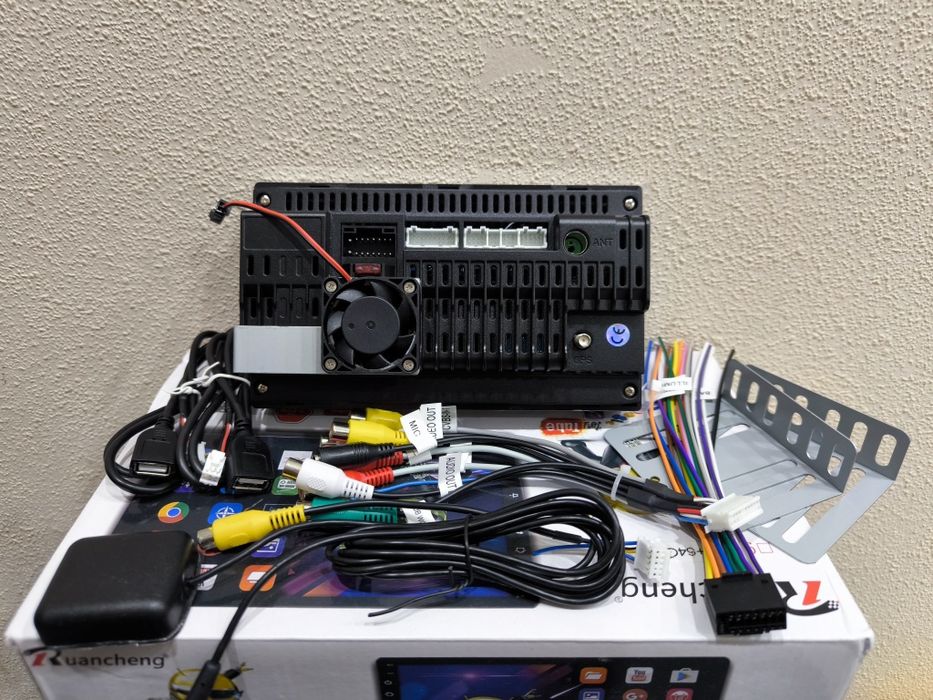 Автомагнитола 7"дюймов 2/64gb с Карплей и Андроид Авто с Микрофоном