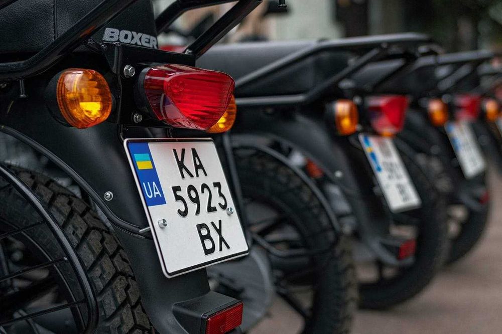 Bajaj Boxer 125 -  Оренда