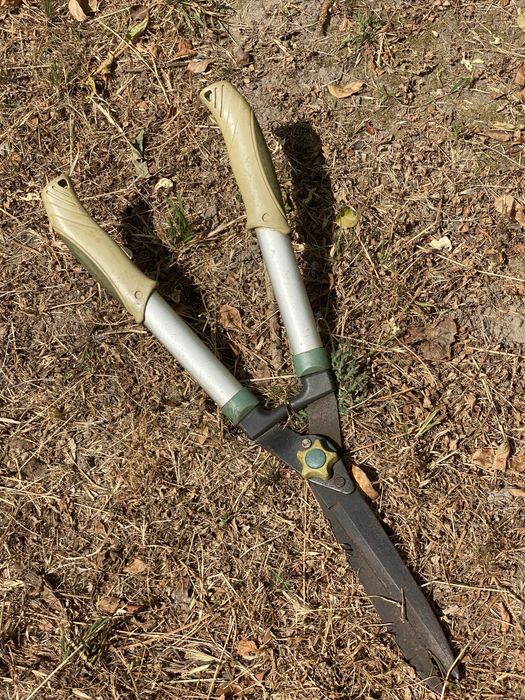 Tesoura para relva ou poda