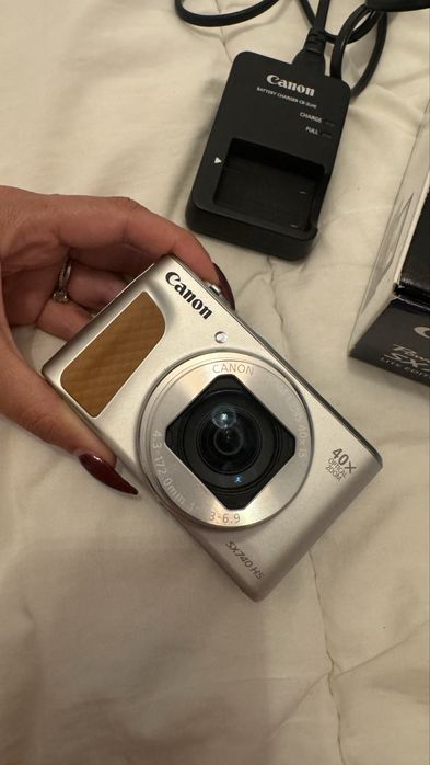 Canon Power Shot 740 hs