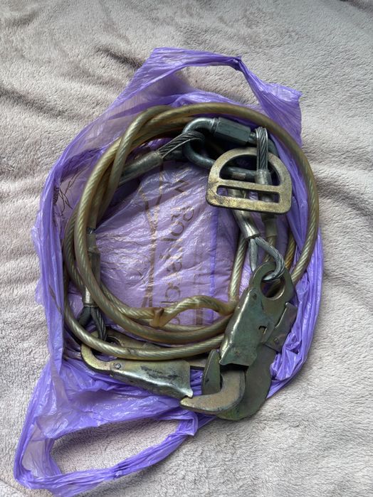 Трос металевий для буксирування авто з карабінами з зачіпками міцний