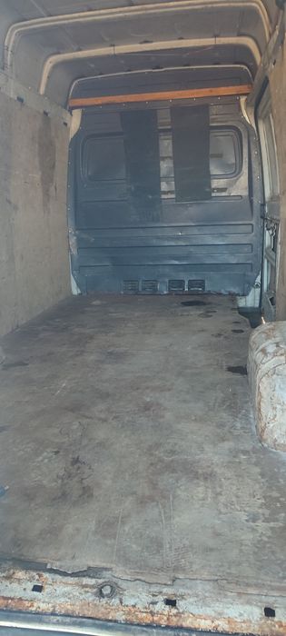 Продається Mercedes Sprinter з надійним дизельним двигуном 2.2 CDI. Ав
