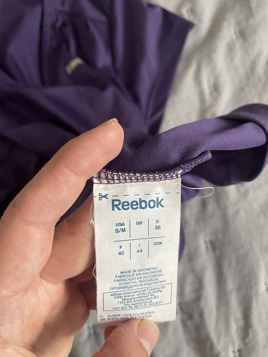 Fioletowa koszulka sportowa reebok siłownia