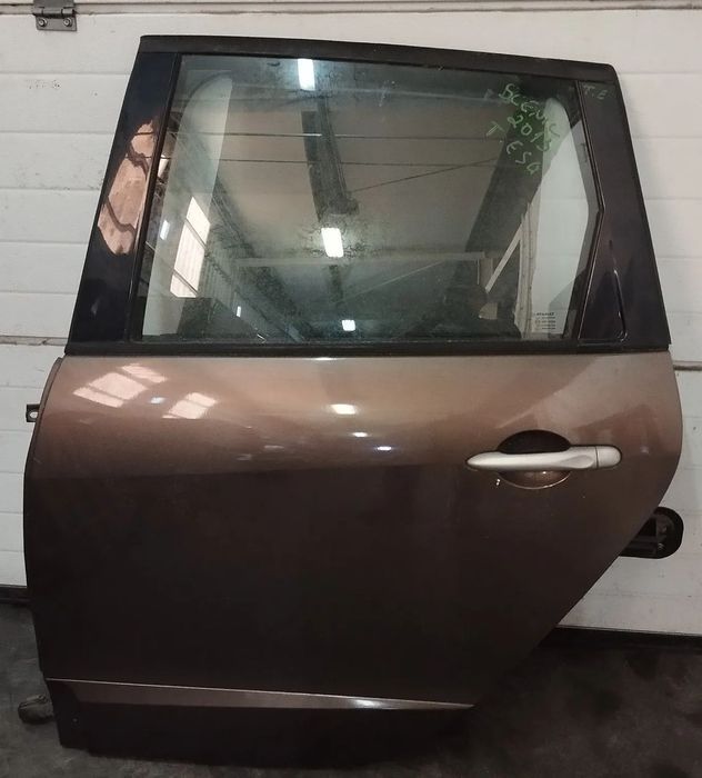 PORTA RENAULT SCENIC III 2009-2015 - FRENTE ESQUERDA - TRAS ESQUERDA