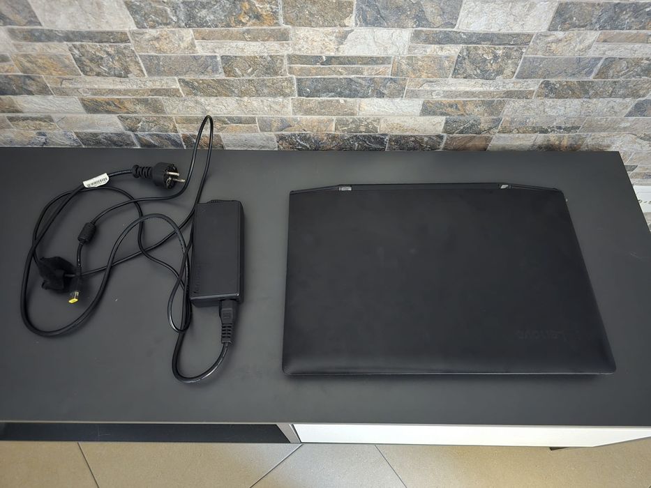 Baixa de preço - Portátil Lenovo Ideapad Y700-15ISK i7