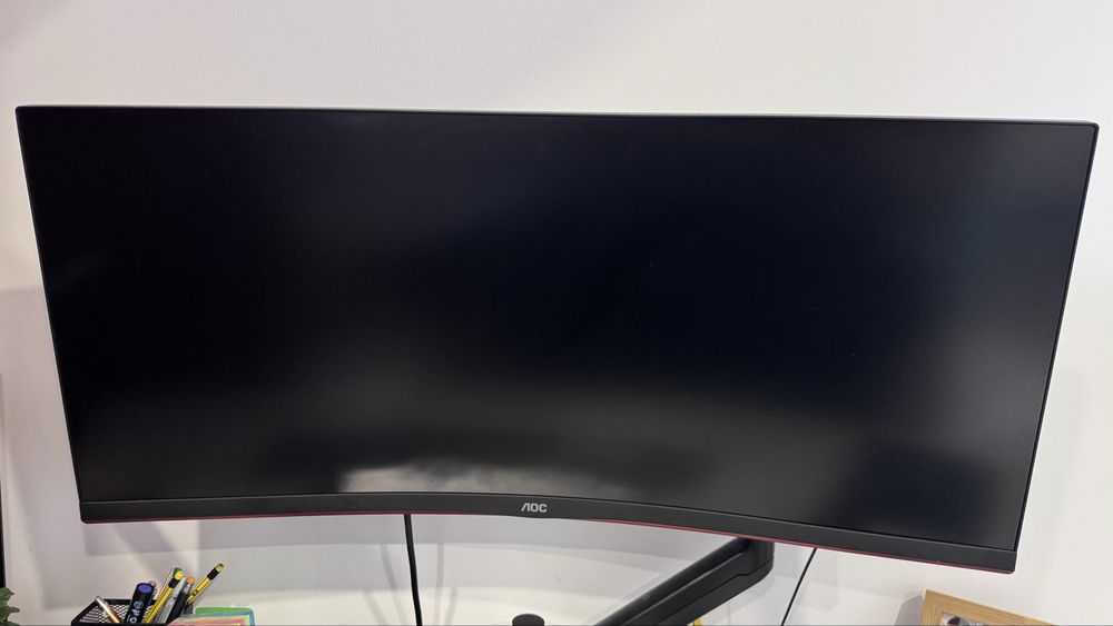 Monitor AOC gaming curvo 34 polegadas