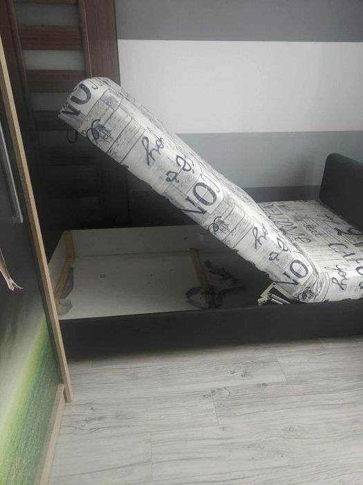 Szafa przesuwna,biurko, łóżko