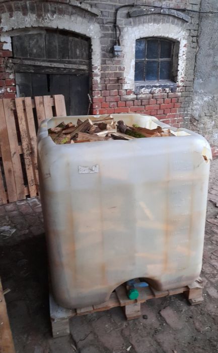 Sprzedam drzewo rąbane i gałęziówke