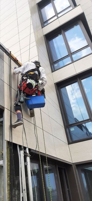 Висотник Верхолаз Альпініст Монтажник Висотні роботи чистка снігу