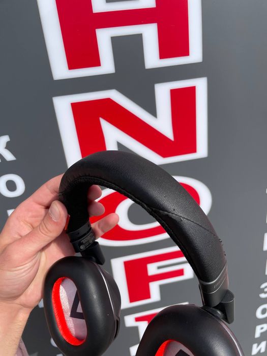 Блютуз навушники Plantronics BackBeat PRO 2