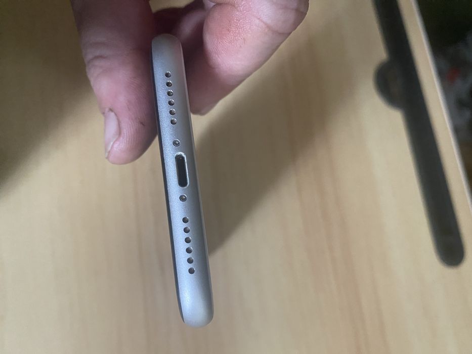 Продам Iphone 11 на 64 гб
