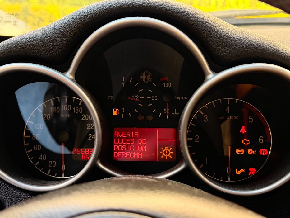 Alfa Romeo 147 Distinctive (2004)