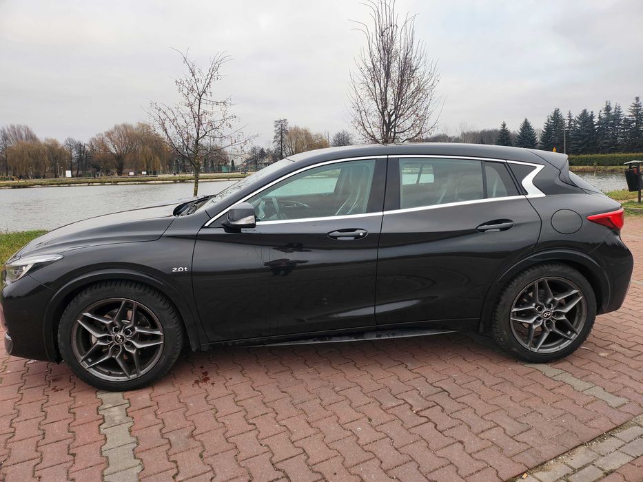 Sprzedam Infiniti Q30S SPORT