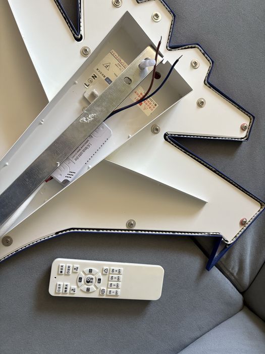 Lampa LED samolot do pokoju dziecięcego, pilot