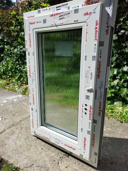 Nowe okno szerokość 50cm, wysokość 80cm białe 3szybowe