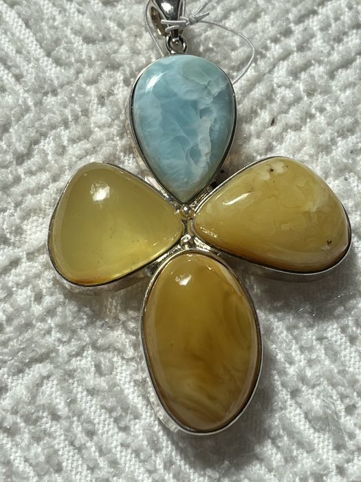 Wisior , wisiorek , bursztyn i larimar , srebro