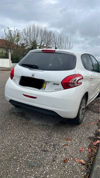 Peugeot 208 de 4 lugares