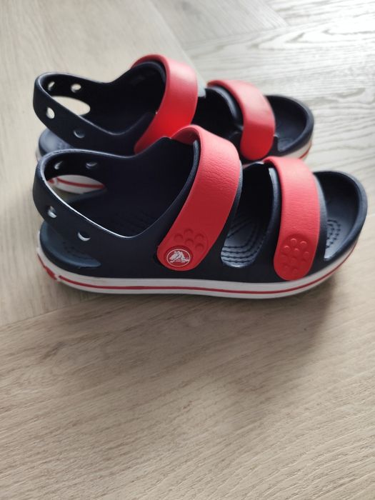 Dziecięce sandały Crocs r. J1 32-33