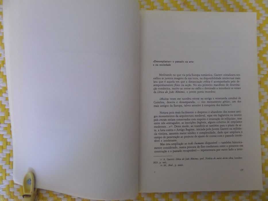 OS PAPELINHOS DE GARRETT
Fontes inéditas do romanceiro português