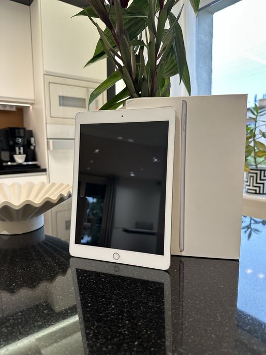 Tablet iPad 6 generacji 128gb wifi+cellural