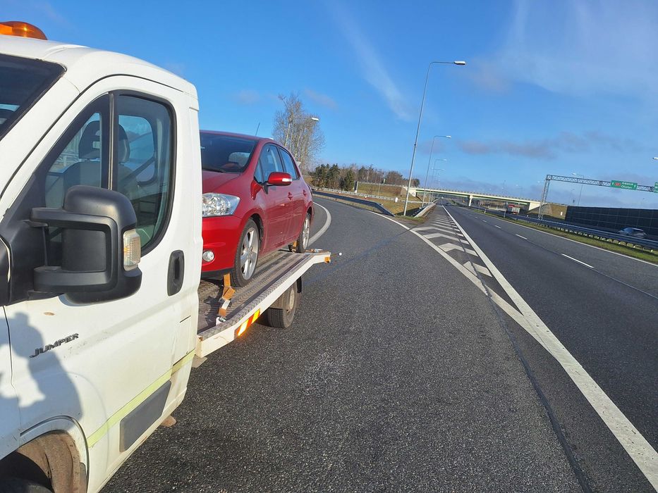Pomoc drogowa autolaweta  laweta 24/7