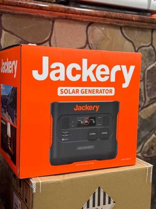 Зарядна станція Jackery Explorer 2000 Pro