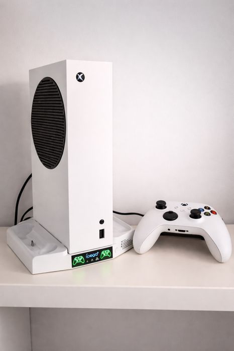 Xbox Series S + 73 Jogos (Baldur’s Gate 3, FC 26, Wukong) + Comando