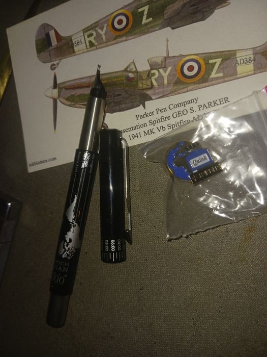 Caneta pin postal parker com oferta