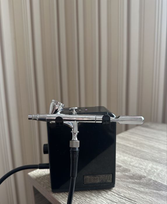 Професійний набір для аеромакіяжу Temptu S/B + компресор