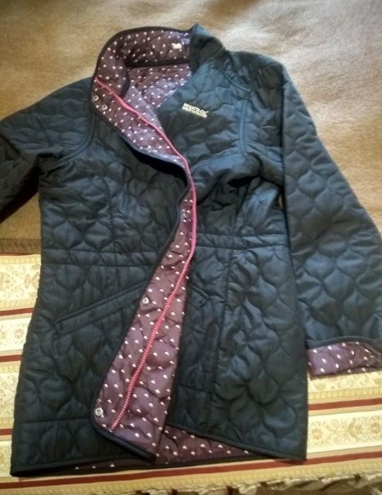 Куртка жіноча черна.