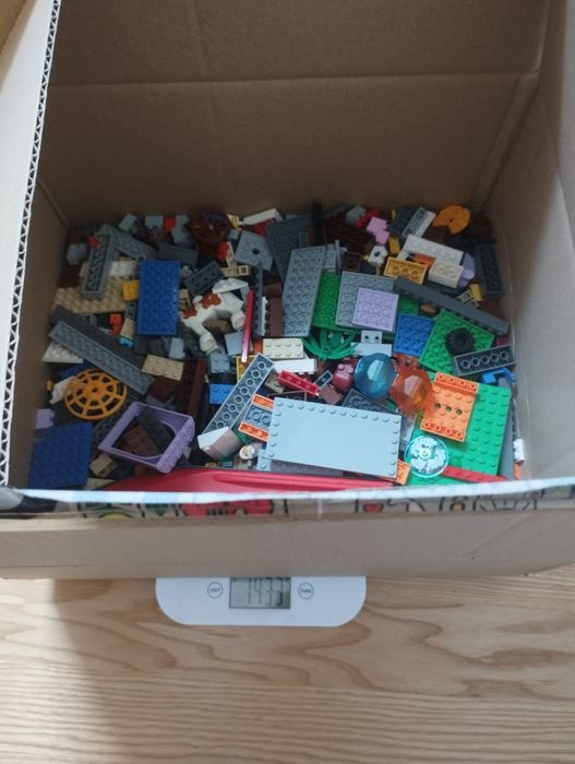 LEGO oryginalne  mix 1,3kg — figurki, części, płytki