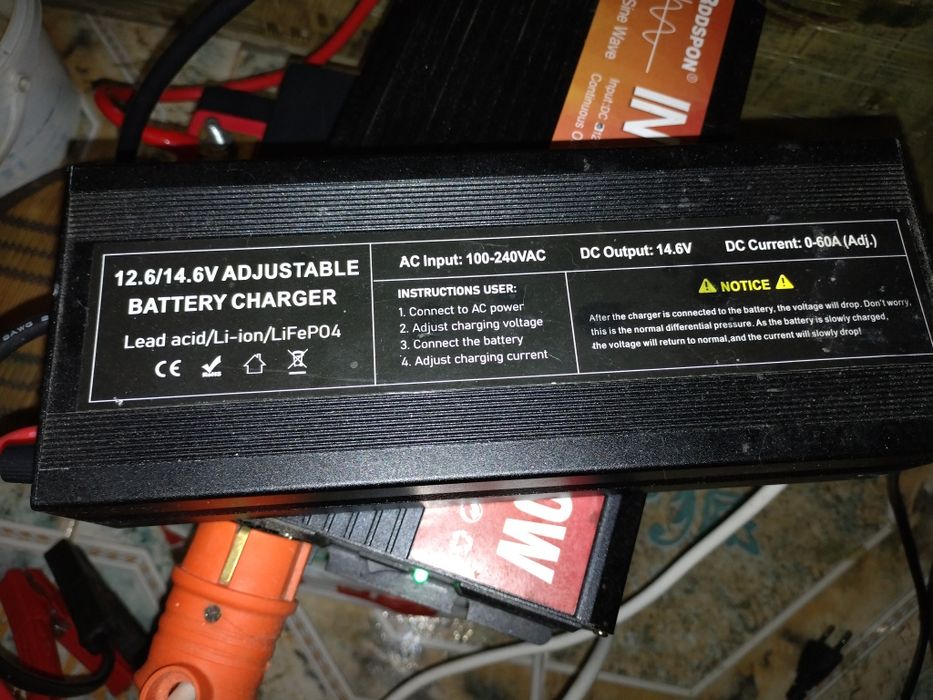 Зарядна станція. Акумулятор,  джерело бесперебійного живлкння, інверто