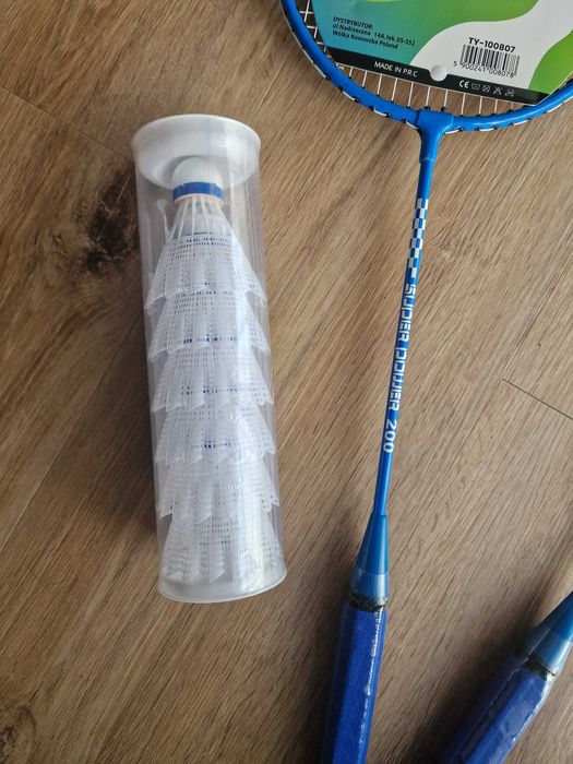 Zestaw do badmintona – 2 paletki + pokrowiec + 6 lotek