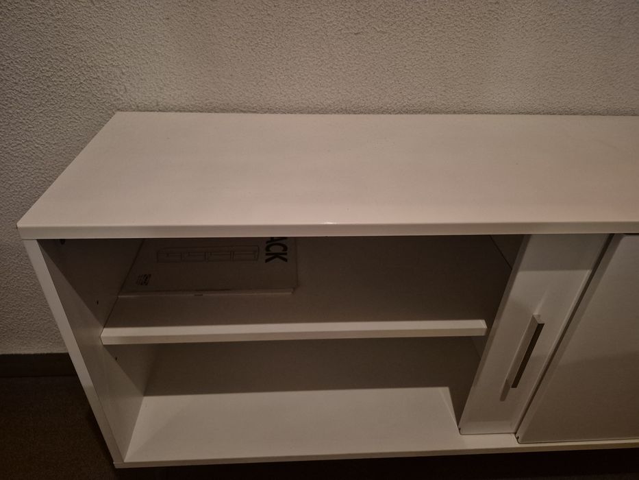 Movel branco Ikea estilo aparador