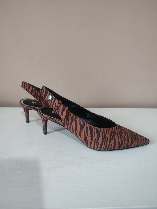 Buty Czółenka firmy V By Very r. 38